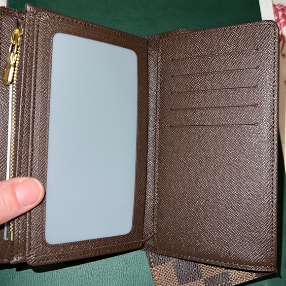 Louis Vuitton Wallet Damier Canvas - Picture 10 of 15